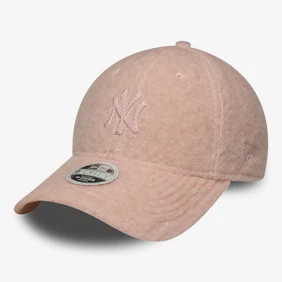 Yankees Womens MLB Winter Borg 9FORTY M-Crown Adjustable Cap