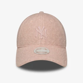 Yankees Womens MLB Winter Borg 9FORTY M-Crown Adjustable Cap